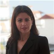 Empatia e conoscenza dell'argomento: sono le due qualità che metto a disposizione di ragazze e ragazzi che vogliono migliorarsi e/o vivere con serenità lo studio di alcune materie. Mi chiamo Francesca e sono una giornalista con esperienza di ricerca all'U